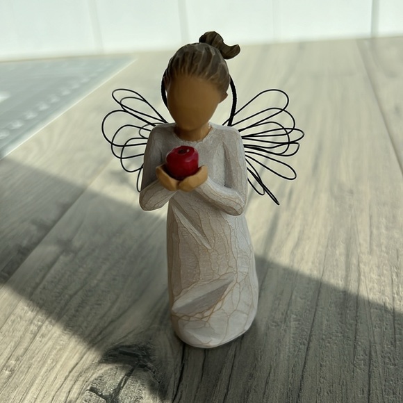 Willow Tree Angel Apple Ornament You're the Best hand carved by Susan Lordy - Picture 3 of 13